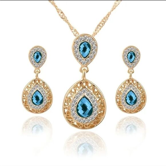 Double Water Drop Shape Jewelry Set - Picture 3 of 10